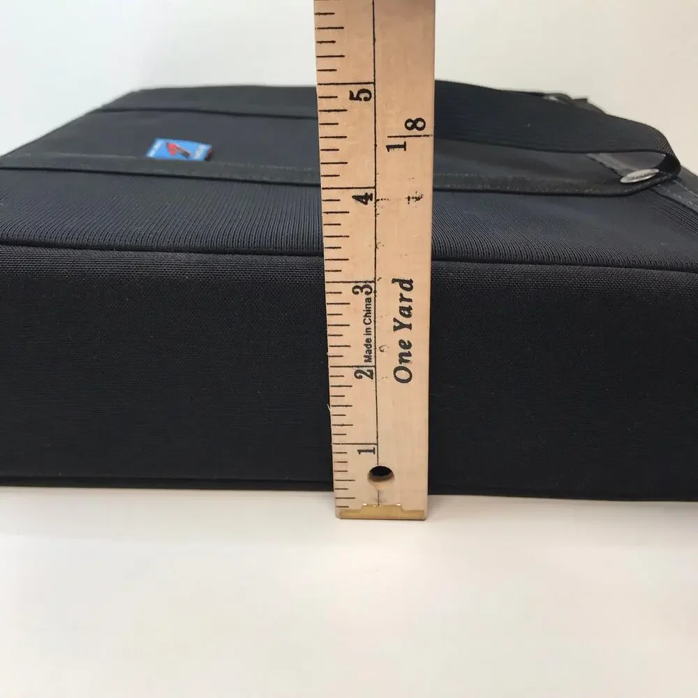 Tom Bihn Pilot Brain Cell 4X Padded Laptop Tablet Sleeve Black Fits 12